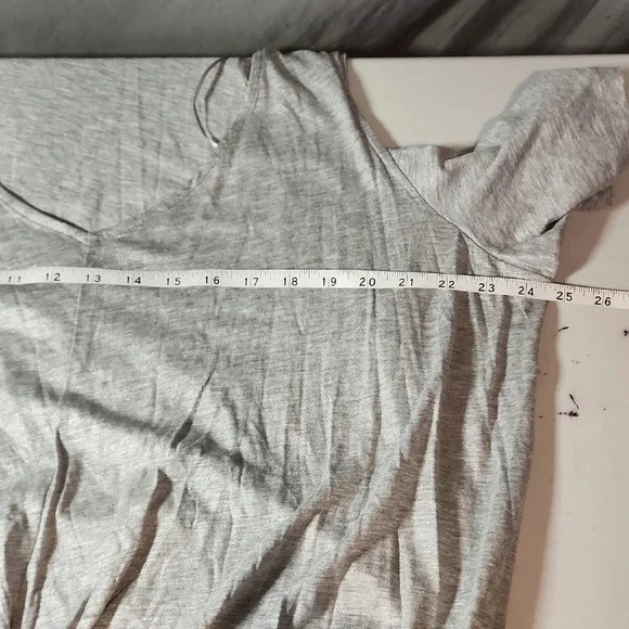 Michael Kors NWT Gray Relaxed Cut Out Short Sleeve Tee - Picture 4 of 8